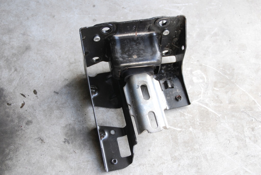 фото №1, Подушка двигуна citroen c3 iii 208 1.2 vti