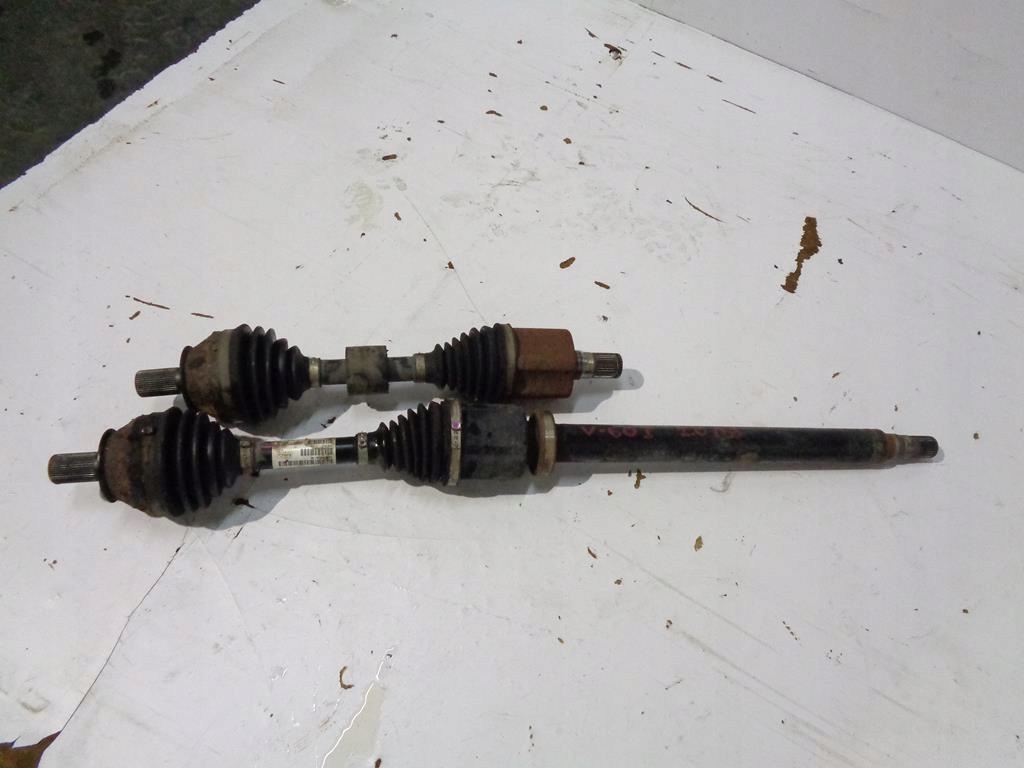 фото №1, Приводной вал правый перед volvo v60 i 2.0 d3 автоматическая коробка передач