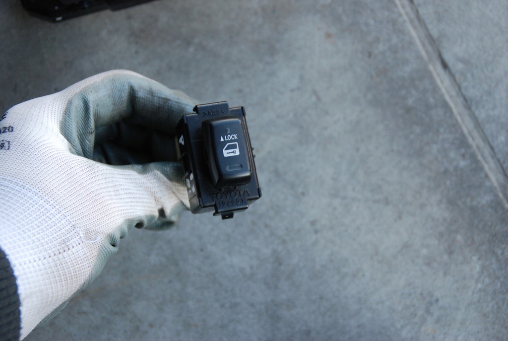 фото №1, Переключатель центрального lexus is ii 05-11r