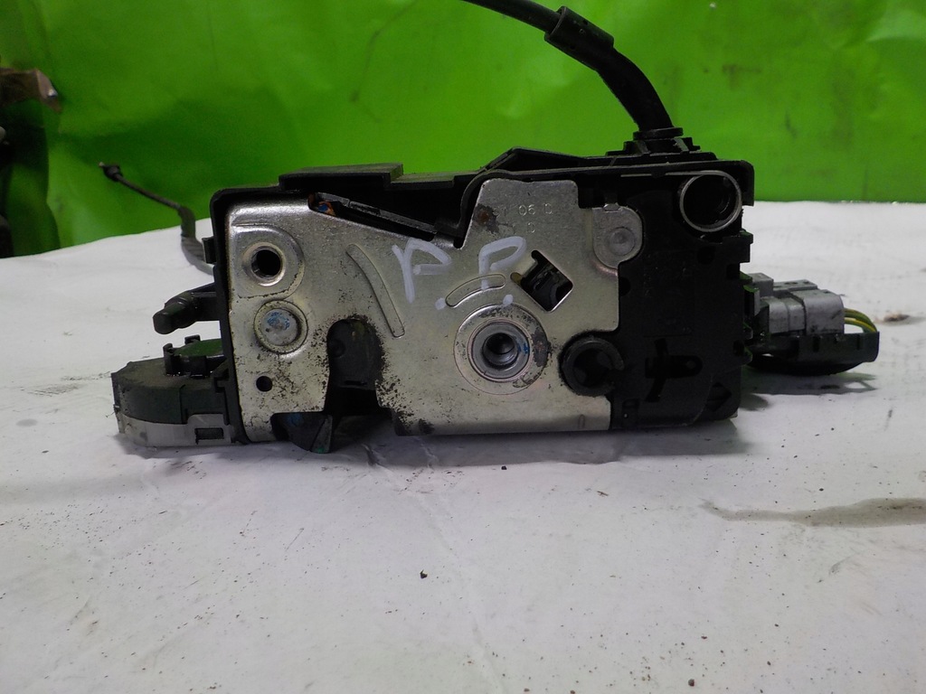 фото №1, Peugeot 207 1.6 hdi 06 замок двері правий перед