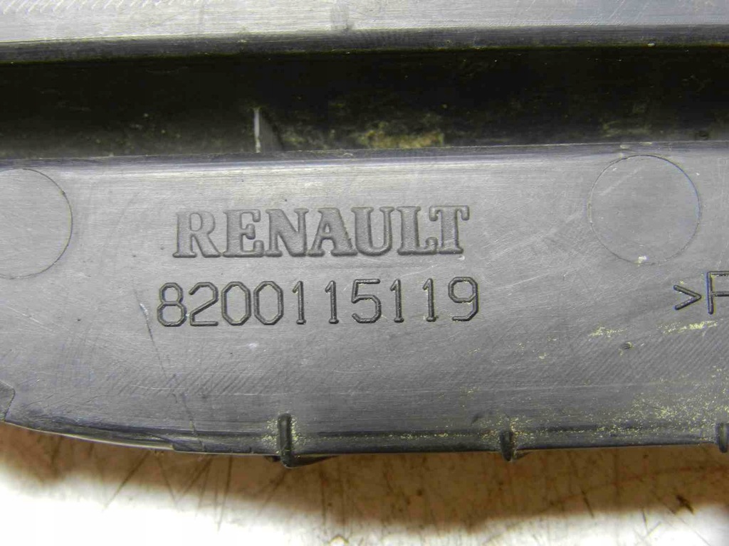 фото №4, Решітка ліва перед renault megane ii 8200115119