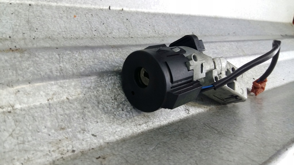 фото №4, Citroen c2 1.1 замок зажигания bez ключа