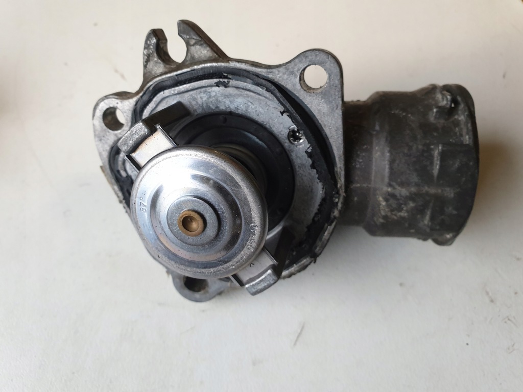 фото №1, Корпус термостат mercedes s r ml cdi a6422000215