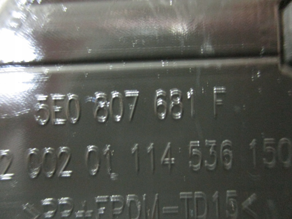 фото №5, Заглушка бампера ліва octavia iii 5e0 807681f