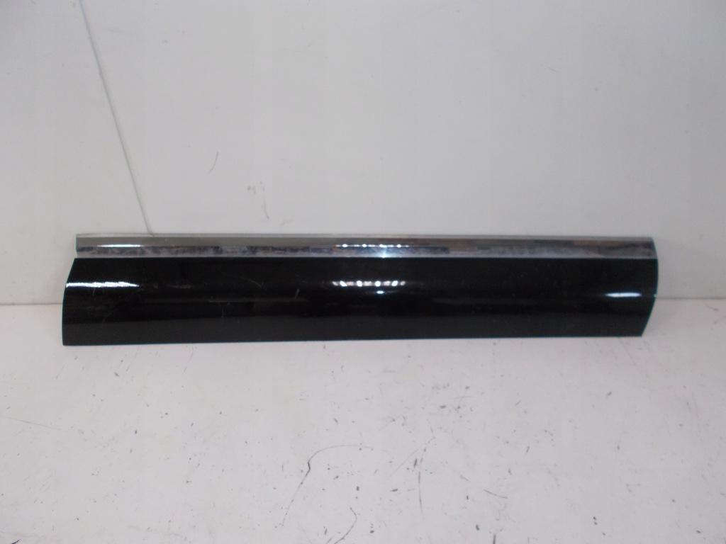 фото №1, Vw touareg 7p6 молдинг правая дверь перед 7p6854940m