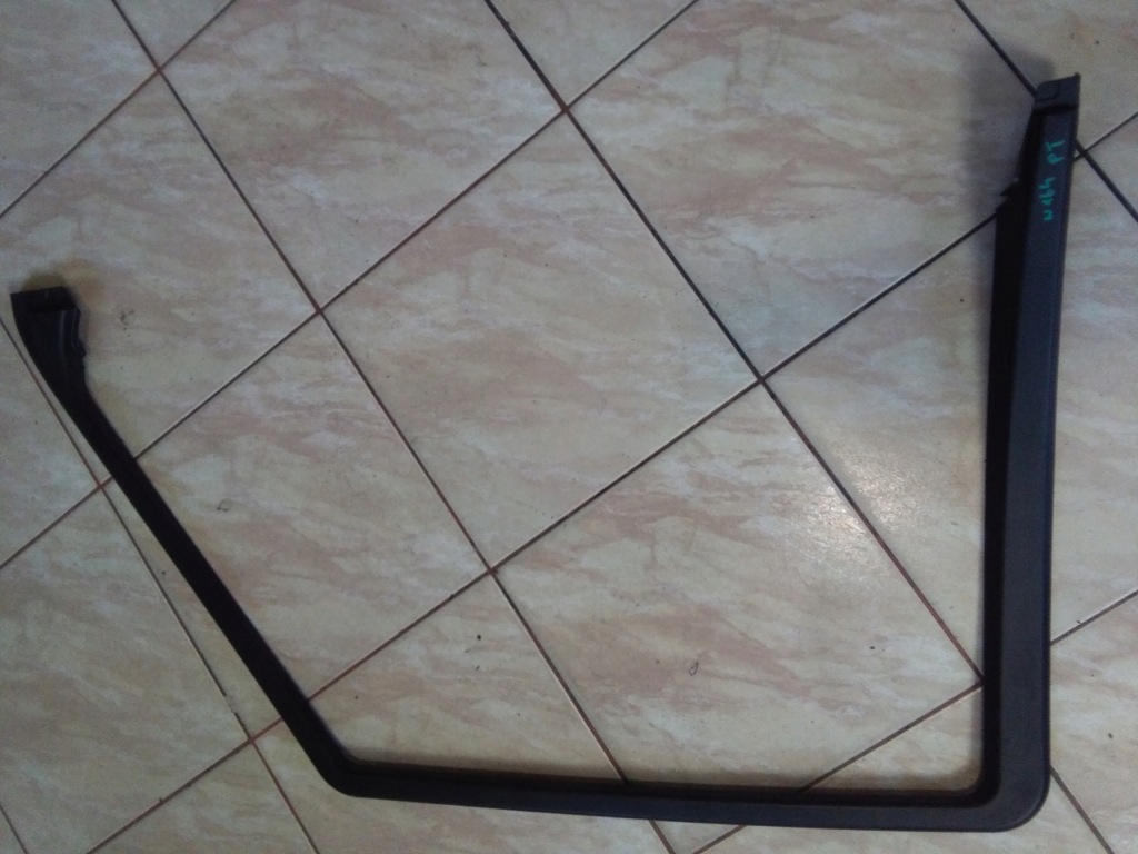 Купити Захист рамка двері правий задній mercedes ml w164 оригінальний номер