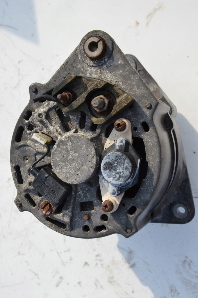 Porsche 944 2.5 генератор Доставка