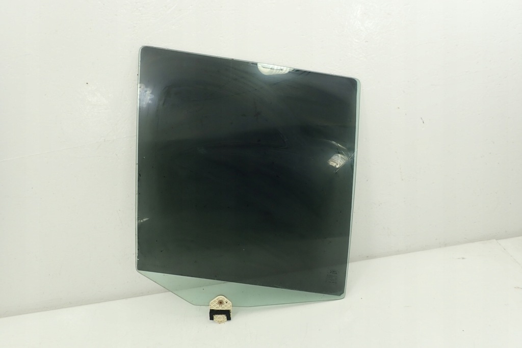 фото №3, Land rover discovery скло права задня 2010