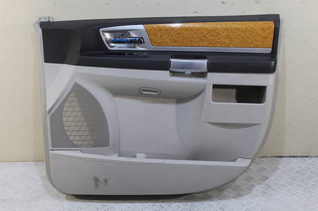 фото №1, Обшивка дверь правый перед chrysler grand voyager v