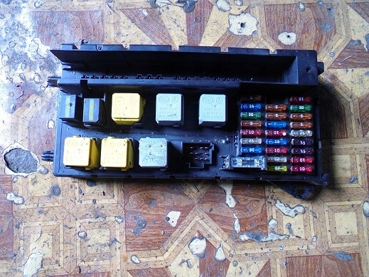 фото №1, Vw crafter коробка предохранителей 9065450201