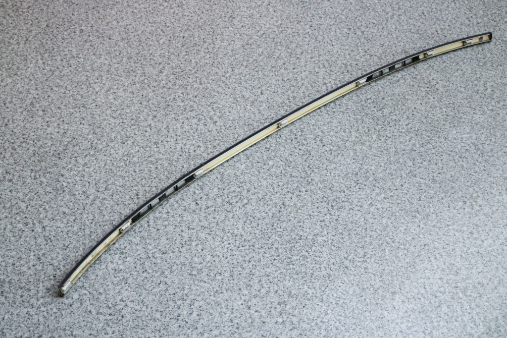 Bmw e46 sedan молдинг кровельная крыша правая Недорого