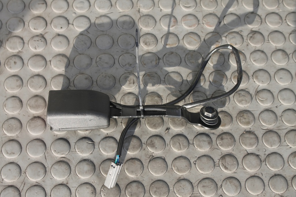 фото №1, Клипса поперечина правый перед mazda 2 iv dj dl 14-20