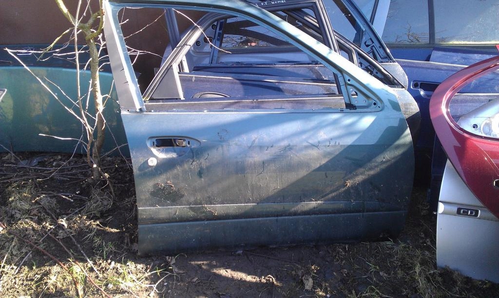 фото №1, Nissan primera p11 lift - дверь правый перед
