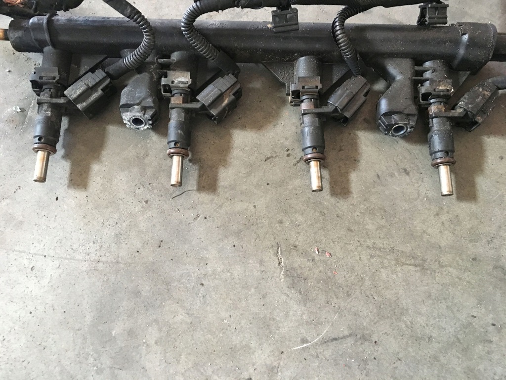 фото №1, Молдинг упорскування mini cooper r57 1.6 vti