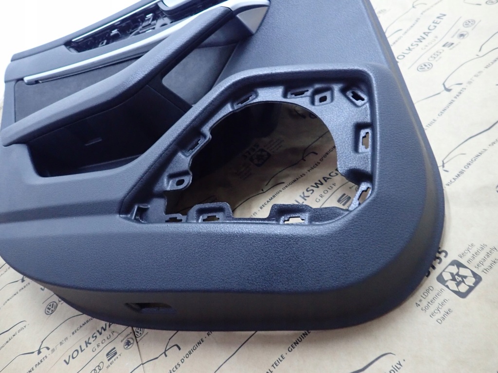 фото №3, Audi a7 4k обивка дверь задняя левая led