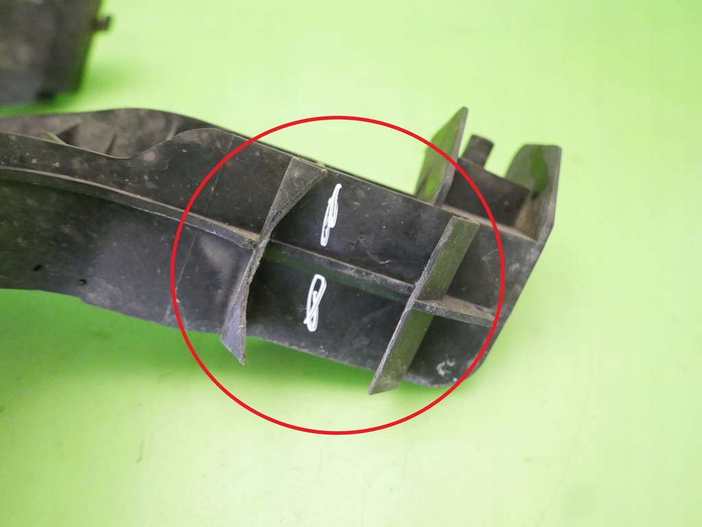 фото №10, Кронштейн лампы правое перед renault scenic ii phi