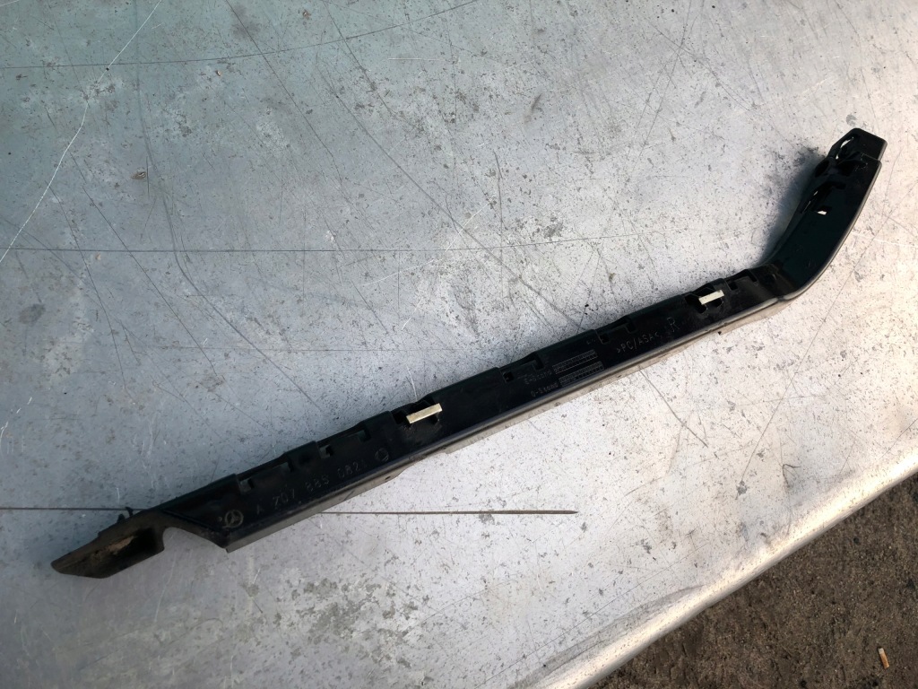 Купить Mercedes w207 e coupe направляющая бампера правый задняя