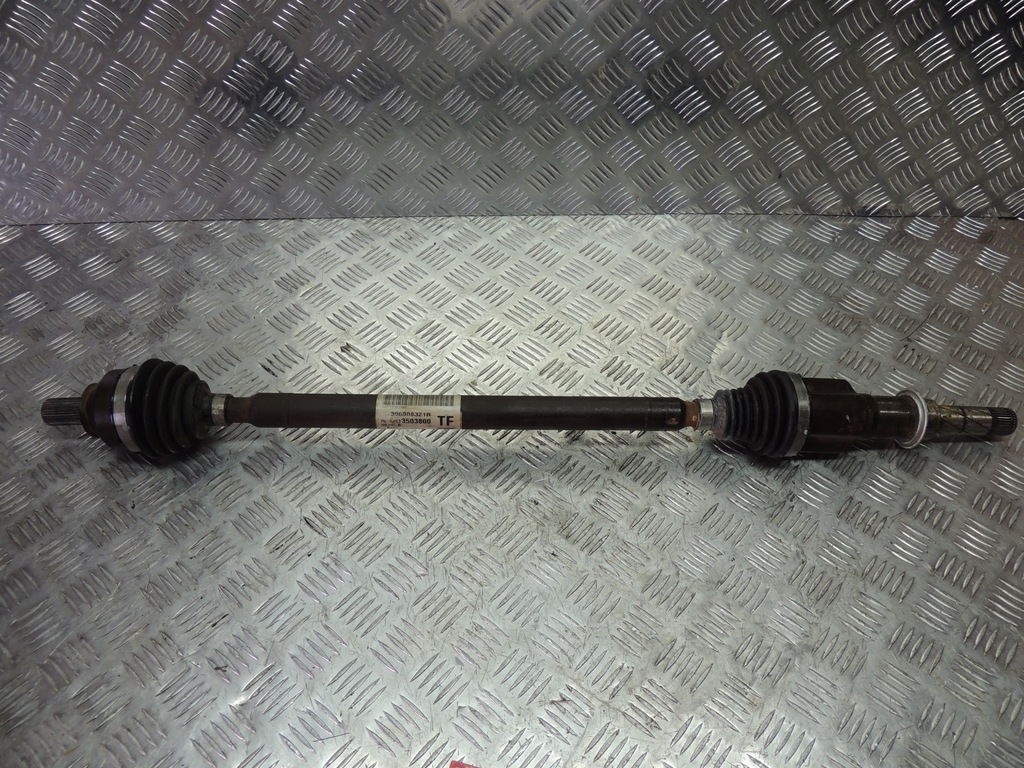 фото №1, Smart 453 fortwo iii 0.9t привідний вал права a4533503800