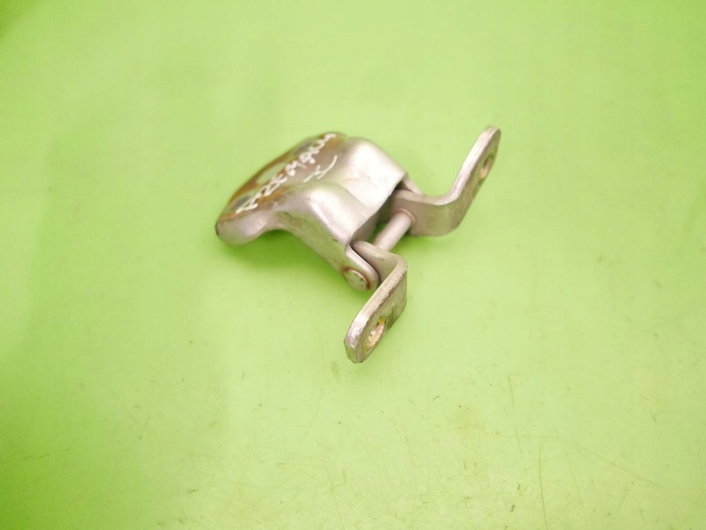 фото №1, Петля левый перед dół 22v mazda premacy i cp fl