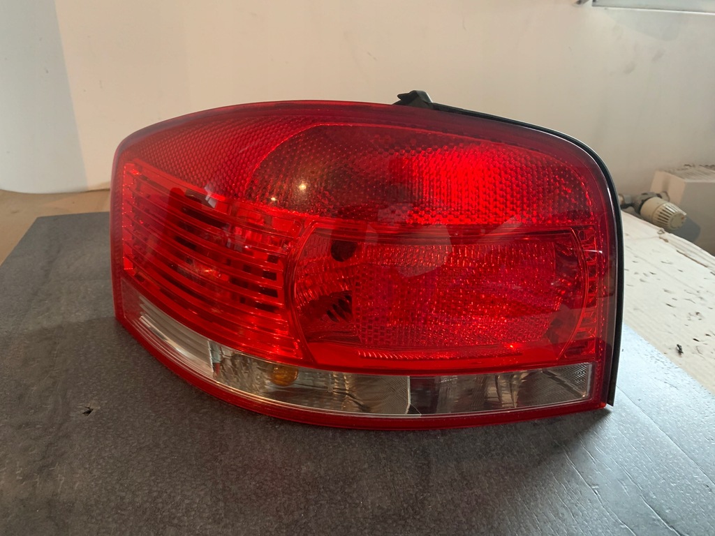 фото №1, Audi a3 8p 02- 3d/hb задня ліва лампа