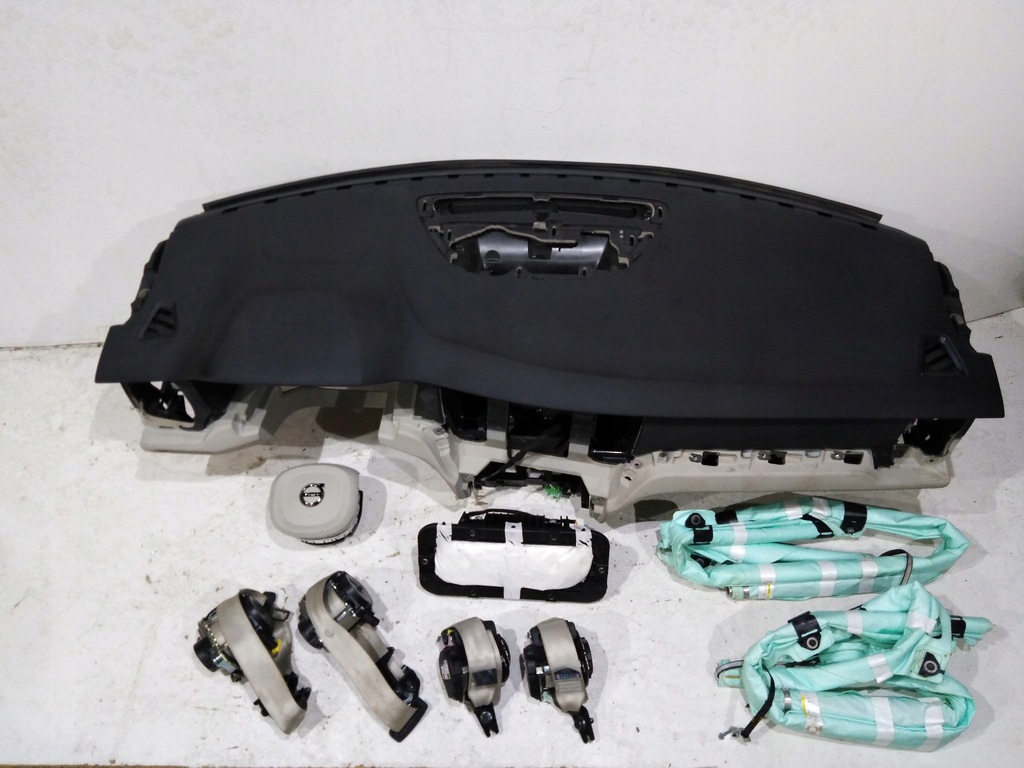 фото №1, Volvo v60 s60 ii 2018 панель приладів консоль подушка безпеки ремені