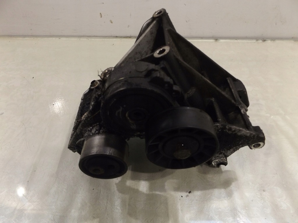 фото №3, Partner 2,0hdi кронштейн двигателя