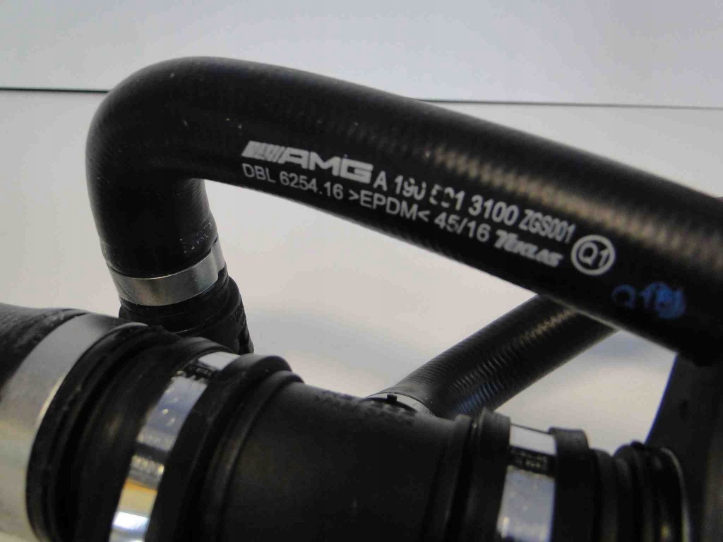Mercedes amg gt 190 пабтрубок  шланг радиатора воды в Украине