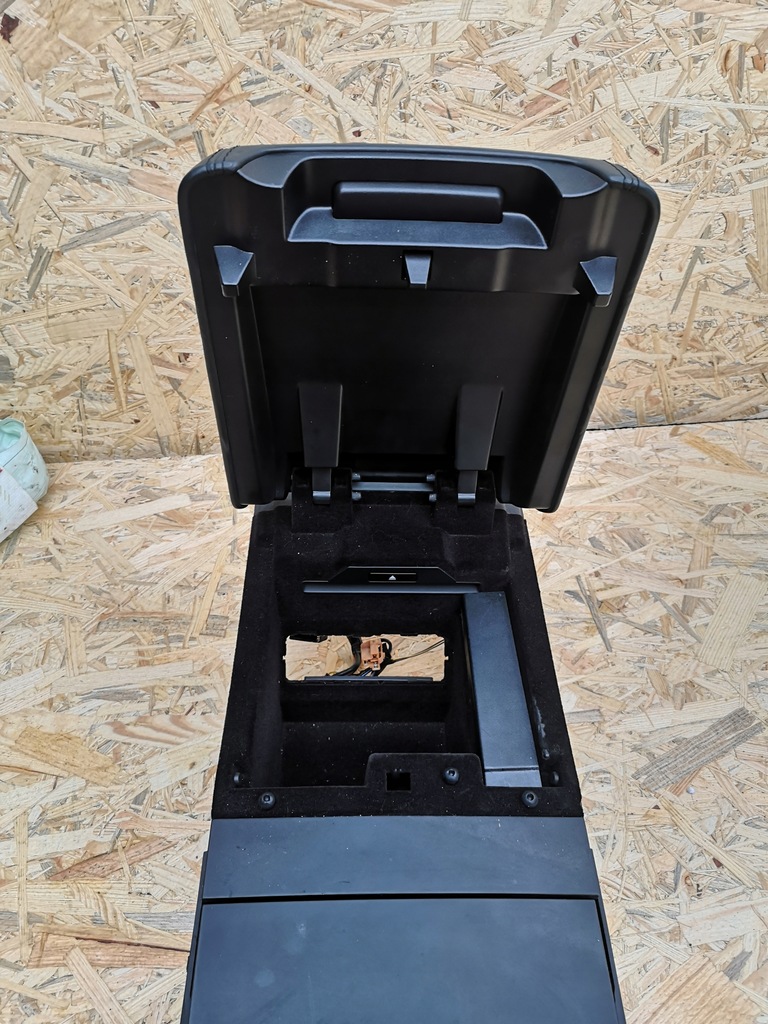 фото №8, Jaguar f type подлокотник