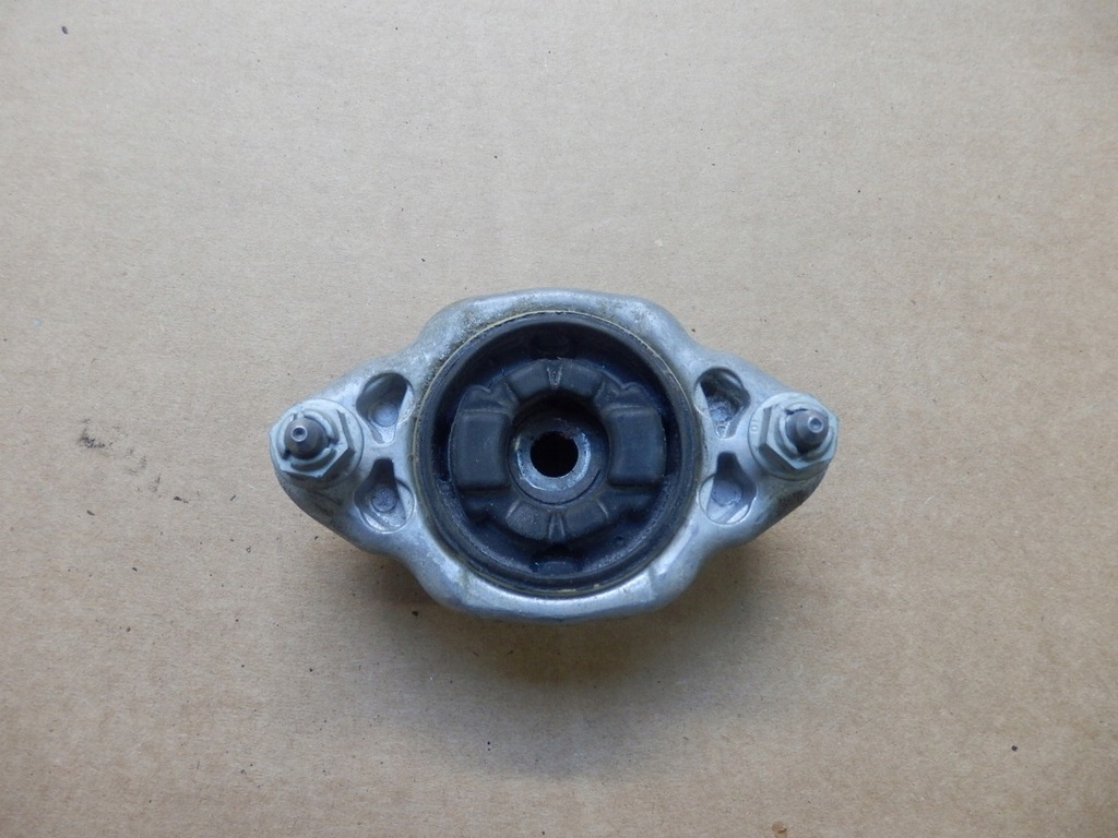 фото №5, Mercedes w204 кронштейн подушка амортизатора