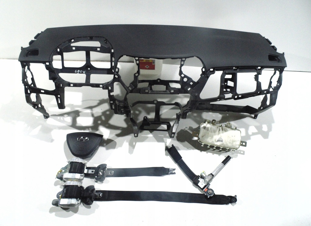 фото №1, Hyundai i10 приборная панель консоль подушка безопасности подушки безопасности ремни