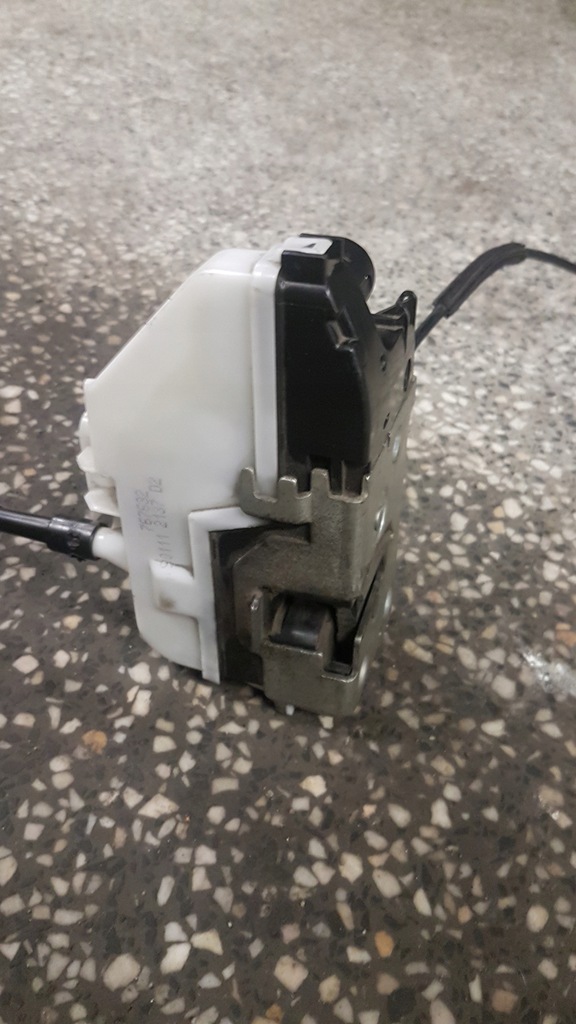 фото №3, Замок дверь renault twingo ii lift 3d правый 4 pin