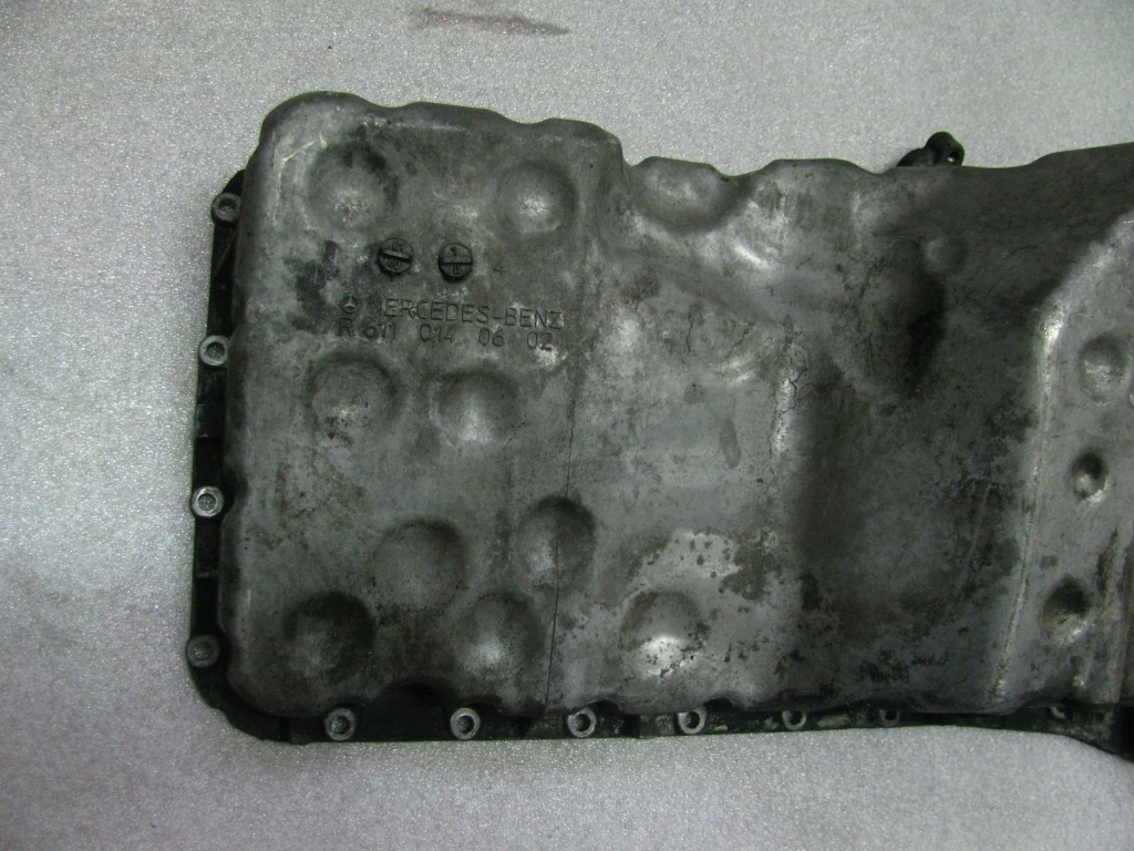 Mercedes поддон масляная 2.2 cdi 6110140602 Цена