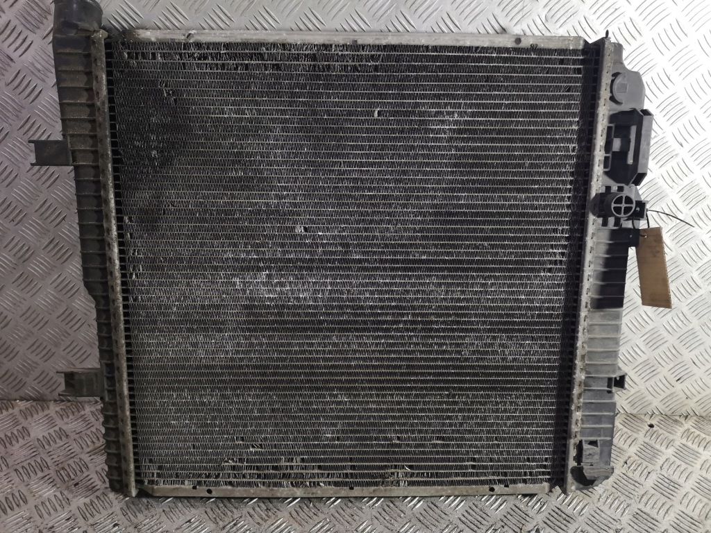 Радіатор води mercedes vario a6685000102 Зі Шроту