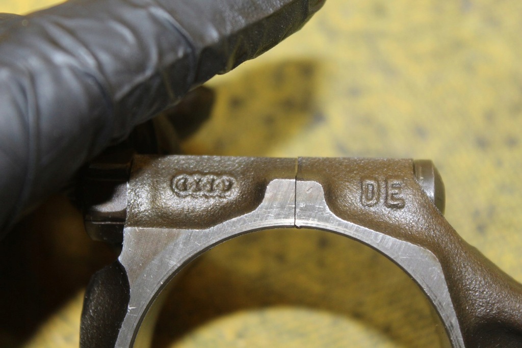 фото №7, Поршень шатун шату́н passat b5 1.6 8v ahl 81l35 058