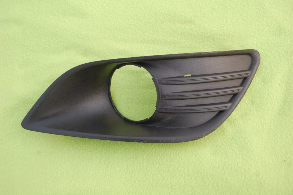 Купить Ford focus mk2 решётка правый  бампера заглушка