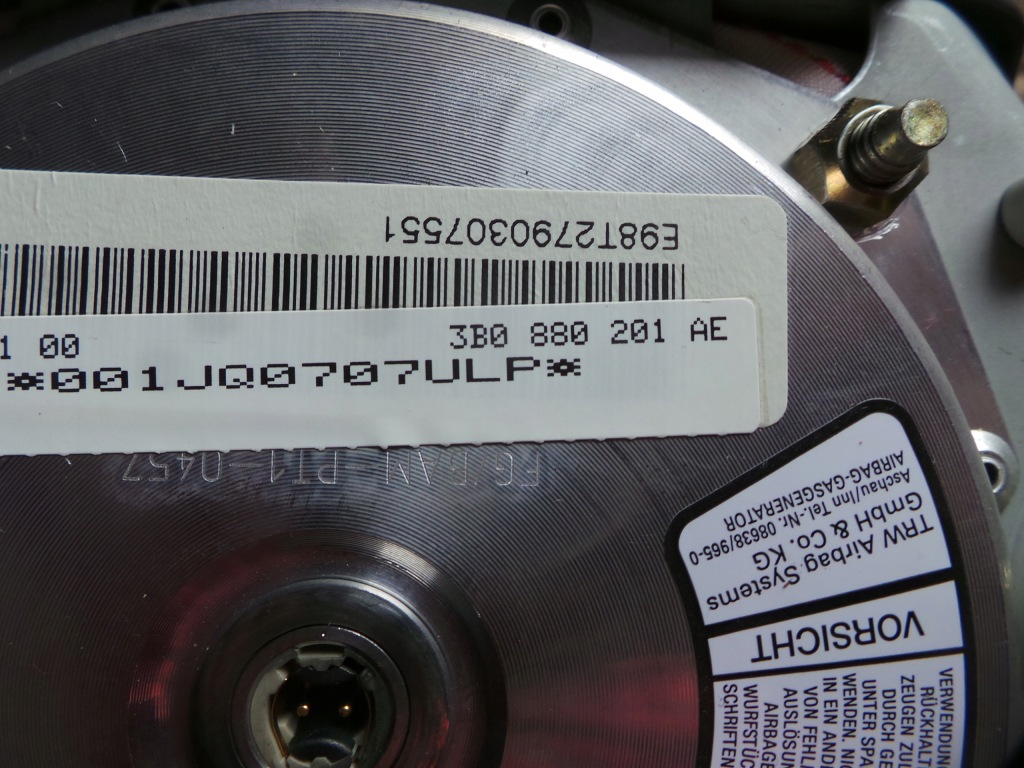 Подушка безопасности водителя +пассажира vw passat b5 3b0880201ae Оригинал