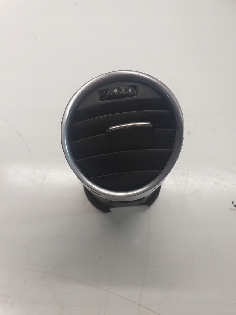 фото №1, Решітка обдув audi a4 b6 b7 cabrio 8h0820901d