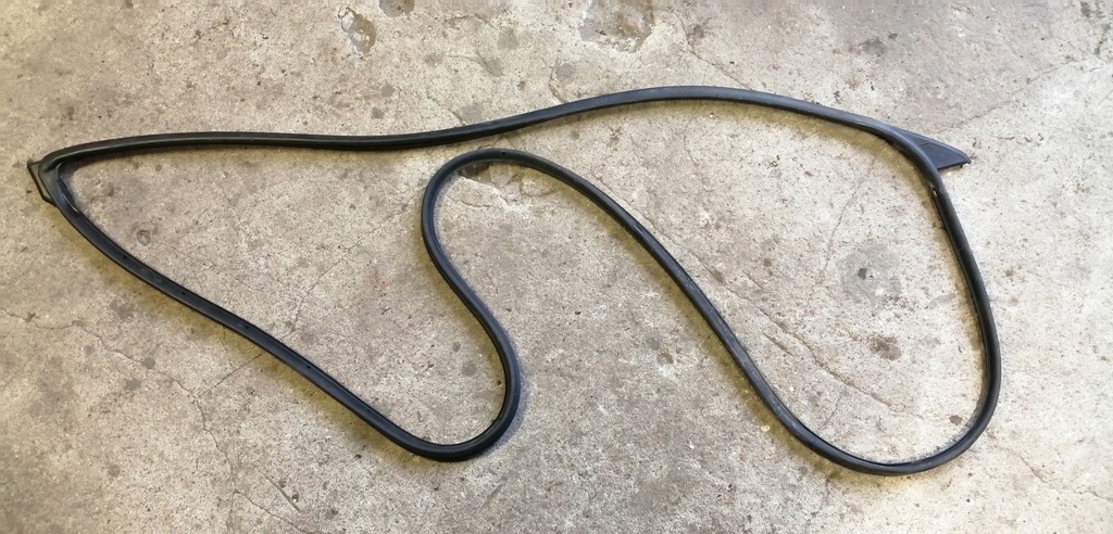 фото №1, Mazda 3 09-13 bl прокладка дверь левая передняя