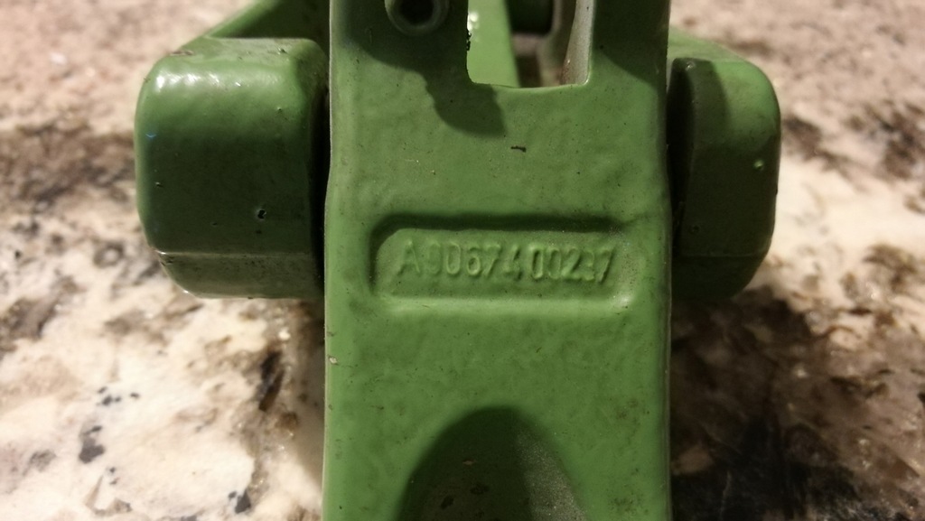 фото №10, Mercedes-benz оригинальный номер a9067400237 петля