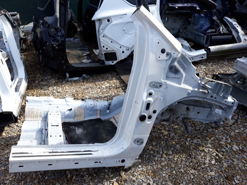 фото №1, Ford kuga mk2-ćwiartka правий перед права передня