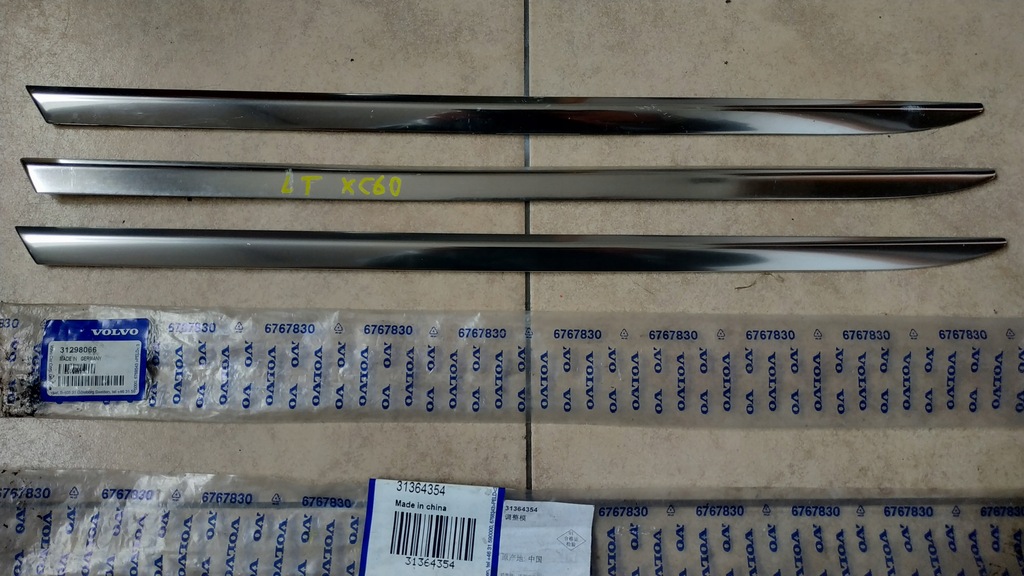 фото №1, Volvo xc60 - молдинг подоконная левая правая задняя