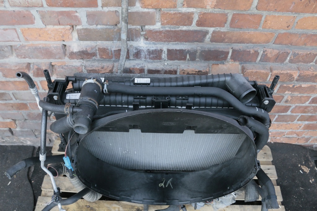 фото №8, Радиатор land rover discovery iv 3.0 d 3.6