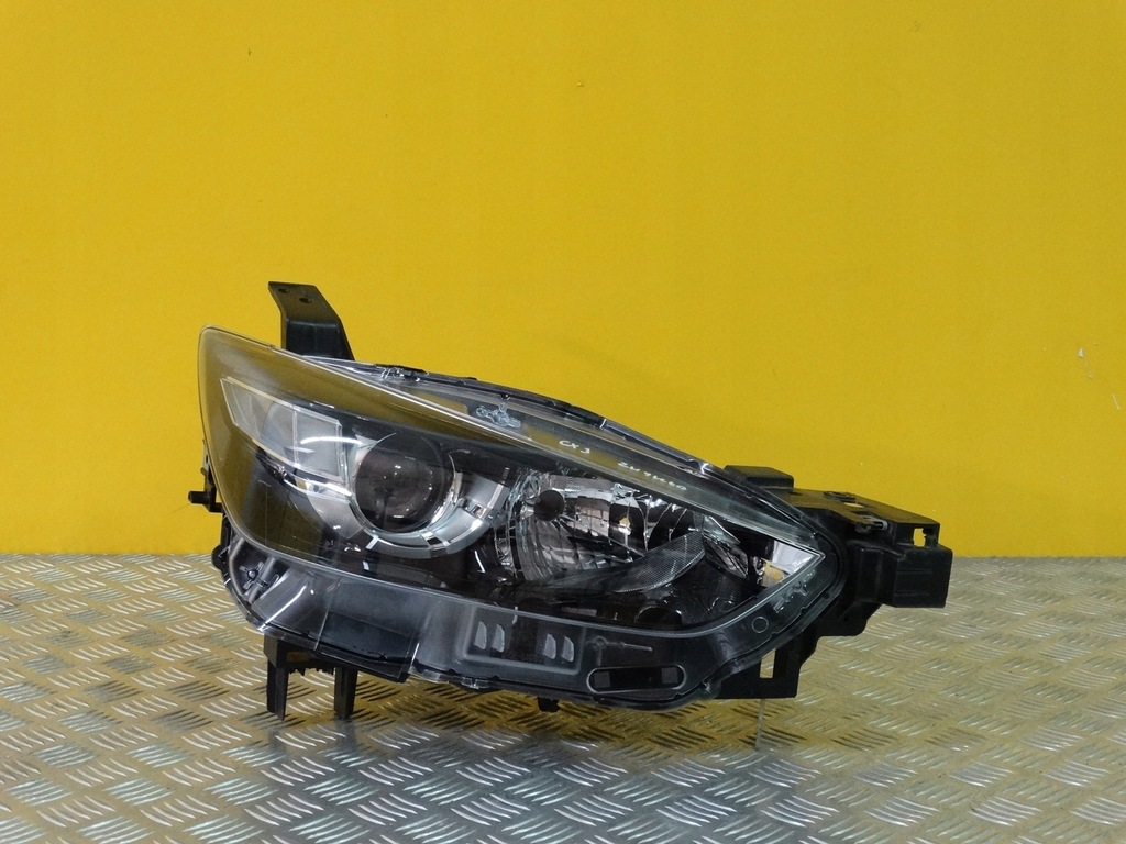 фото №1, Mazda cx3 2015- фара лампа перед обычная r eu