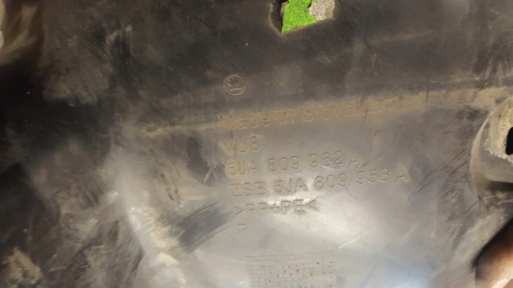 фото №3, Підкрилок праве правий перед передні skoda rapid 5ja