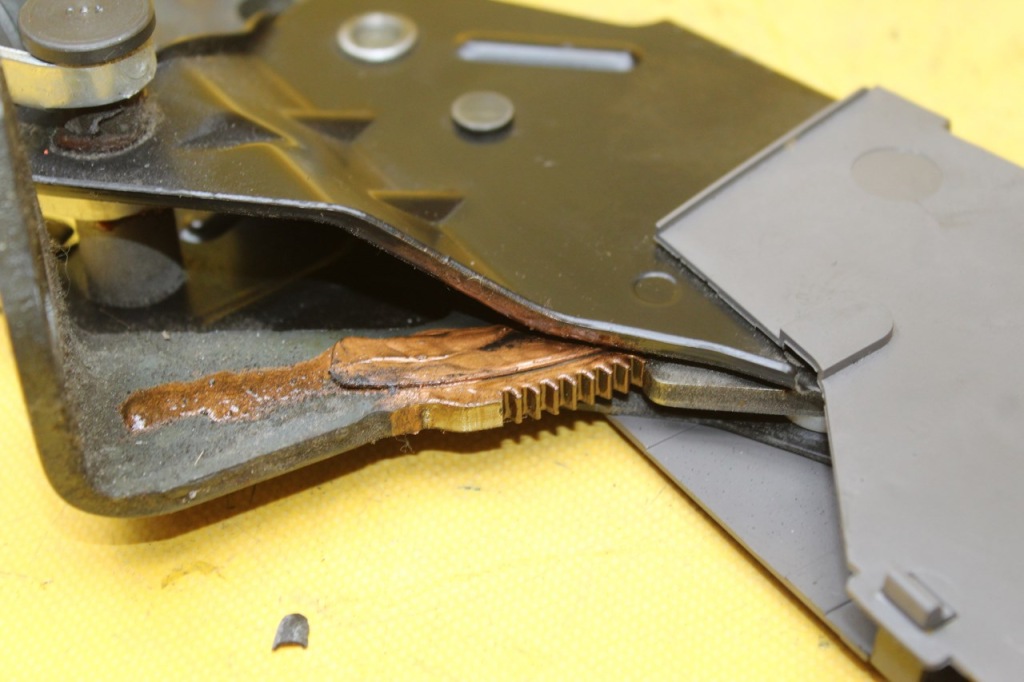 фото №4, Важіль гальма ручного a4 b6 2.0 b