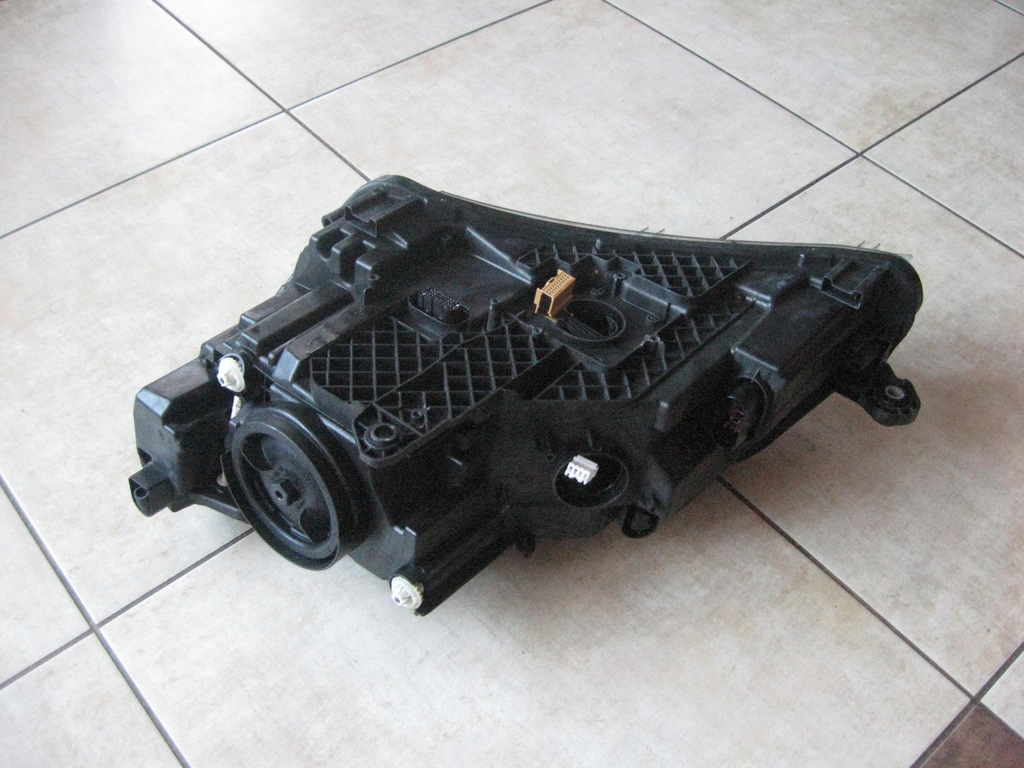 фото №6, Ліва - права - bi-xenon - led - skoda superb iii