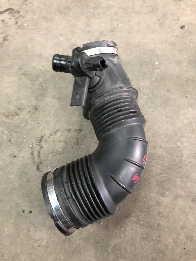 фото №1, Opel insignia 2.0 cdti шланг воздуха 55561787