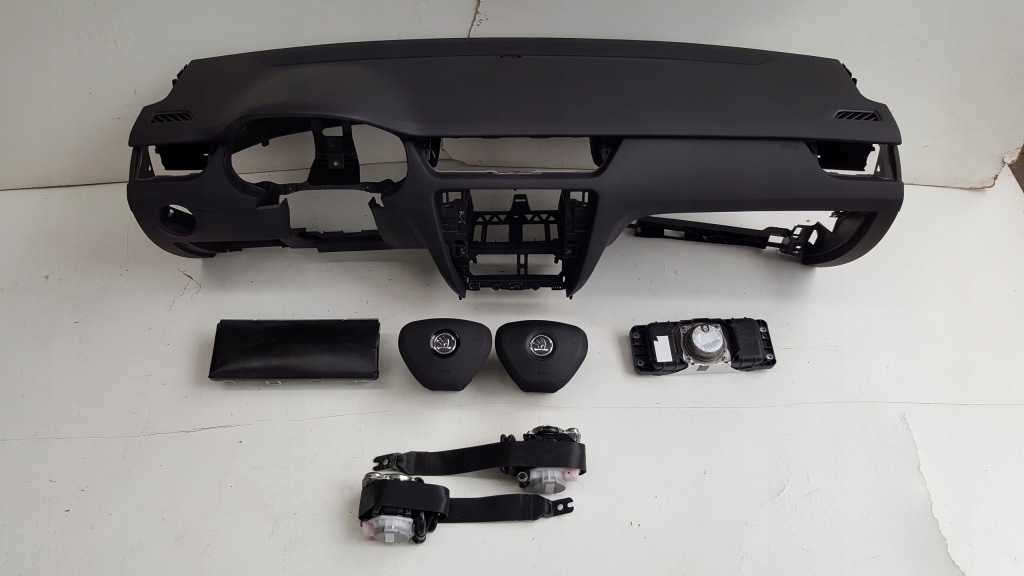 фото №1, Skoda octavia 3 iii 5e приборная панель консоль подушка безопасности ремни