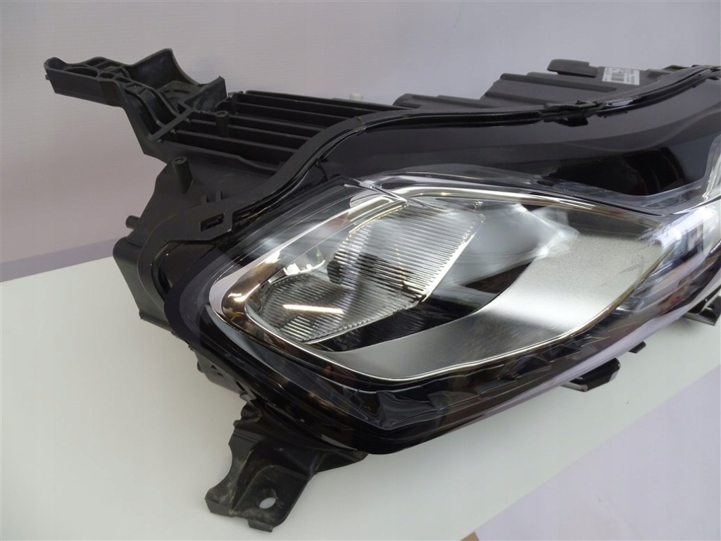 фото №2, Лампа права перед citroen ds3 crossback aircross