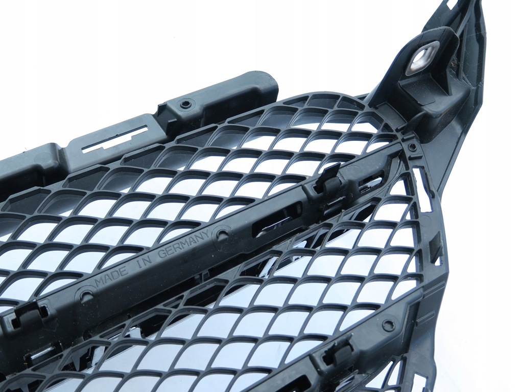 фото №13, Решітка радіатора решітка радіатора czarna piano хром cała niepołamana mercedes c w205